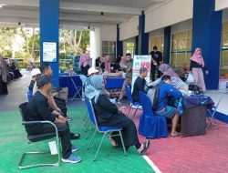 Donor Darah dan Sunatan Massal di Kantor Pusat PT Air Minum Intan Banjar