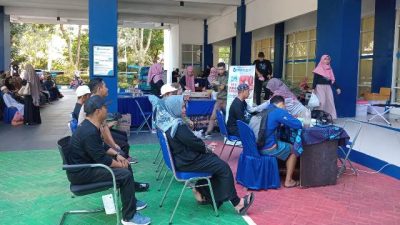 Donor Darah dan Sunatan Massal di Kantor Pusat PT Air Minum Intan Banjar
