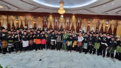 Pencak Silat Kalimantan Selatan! Ayo Pecahkan Rekor MURI