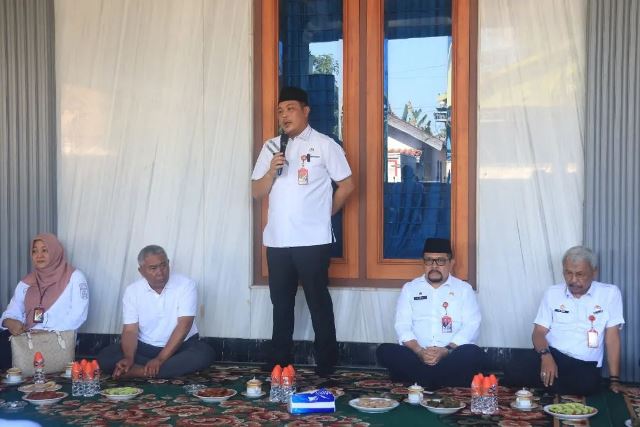 Walikota Banjarbaru HM Aditya Mufti Ariffin ketika mengunjungi penginapan para kafilah Kabupaten Banjar di Jalan Himalaya Banjarbaru, Rabu (25/7/2023). (Foto: Instagram Aditya Mufti Ariffin/Katajari.com)