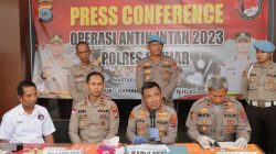 Kapolres Banjar AKBP Ifan Hariyat saat konferensi pers Operasi Antik Intan 2023, Rabu (5/7/2023) di Mapolres Banjar. (Foto: Katajari.com)