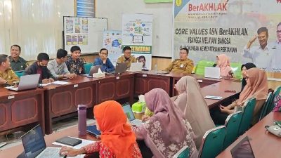 SMK-PPN Banjarbaru siap terapkan Kurikulum Merdeka, dengan menggelar In-House Training bagi tenaga pendidik di lingkungan SMK-PPN Banjarbaru, Selasa (11/7/2023). (Foto: Tim Ekspos SMK PP Negeri Banjarbaru/Katajari.com)
