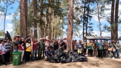 KPH Tanah Laut Lakukan Aksi Bersih Sampah Pada HKAN 2023