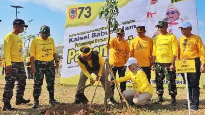 Paman Birin Pelopori Penanaman 1600 Bibit Pohon di Kawasan Bandara