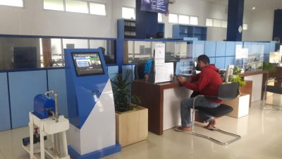 Empat Pelanggan PT Air Minum Intan Banjar Terima Diskon Program Deposit