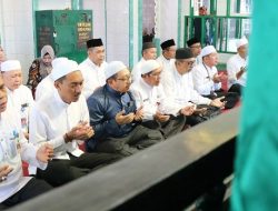 Bupati Banjar Pimpin Rombongan Ziarah ke Makam Datuk Kelampaian