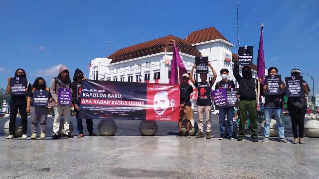 Aliansi Jurnalis Independen (AJI) Yogyakarta menggelar aksi untuk memperingati 27 tahun kasus pembunuhan jurnalis Harian Bernas, Fuad Muhammad Syafruddin atau Udin. (Foto: AJI Yogyakarta)