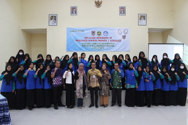 Belajar Bersama II Tema “Meronce Manik-manik” di Museum Lambung Mangkurat. (Foto: Museum Lambung Mangkurat/Katajari.com)