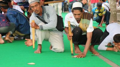 Lomba Olahraga Tradisional Balogo di Martapura