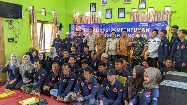 Pembentukan Desa Tangguh Bencana (Destana) di Desa Benteng Kecamatan Pengaron Kabupaten Banjar, Senin (7/8/2023). (Foto: BPBD Kabupaten Banjar/Katajari.com)