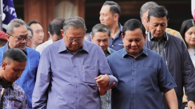 Momen pertemuan Prabowo dan SBY di Hambalang. (Foto: Suara.com)