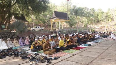 Dishut Kalsel Menggelar Salat Istisqa di Plaza Suharto Tahura Sultan Adam