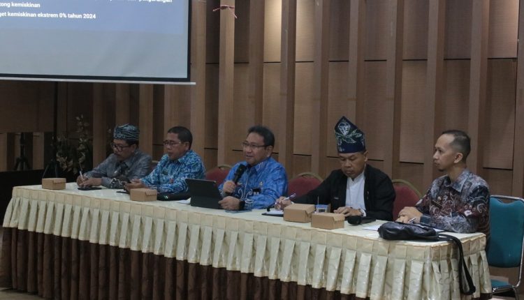 Rapat Koordinasi (Rakoor) Verifikasi dan Validasi dan Pemanfaatan Pensasaran, Percepatan, Penghapusan Masyarakat Miskin Ekstrem (P3KE), di Aula Baiman lantai 3 kantor Bappedalitbang Kabupaten Banjar, Kamis (14/9/2023). pagi. (Foto: Kominfo Kabupaten Banjar/Katajari.com)