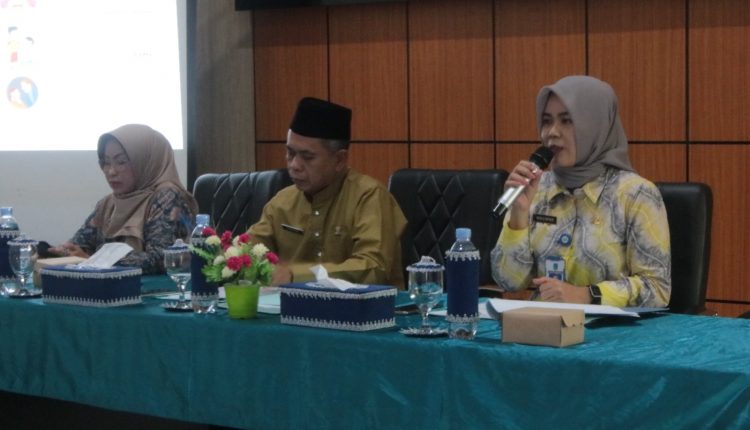 Rapat Koordinasi (Rakoor) Verifikasi dan Validasi dan Pemanfaatan Pensasaran, Percepatan, Penghapusan Masyarakat Miskin Ekstrem (P3KE), di Aula Baiman lantai 3 kantor Bappedalitbang Kabupaten Banjar, Kamis (14/9/2023). pagi. (Foto: Kominfo Kabupaten Banjar/Katajari.com)