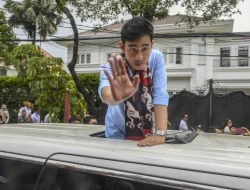 Gibran Siap Kembalikan KTA PDI Perjuangan Kepada FX Rudy