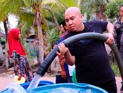 NasDem dan PT Air Minum Intan Banjar Salurkan Bantuan Air Bersih ke Kecamatan Tatah Makmur