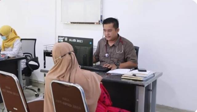 Rumah Sakit Daerah (RSD) Idaman Kota Banjarbaru Provinsi Kalimantan Selatan memiliki klinik yang memberikan layanan kesehatan prima, klinik penyakit dalam buka hingga sore hari. (Foto: RSD Idaman Kota Banjarbaru/Katajari.com)