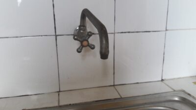 Ilustrasi distribusi air terganggu. (Foto: Katajari.com)