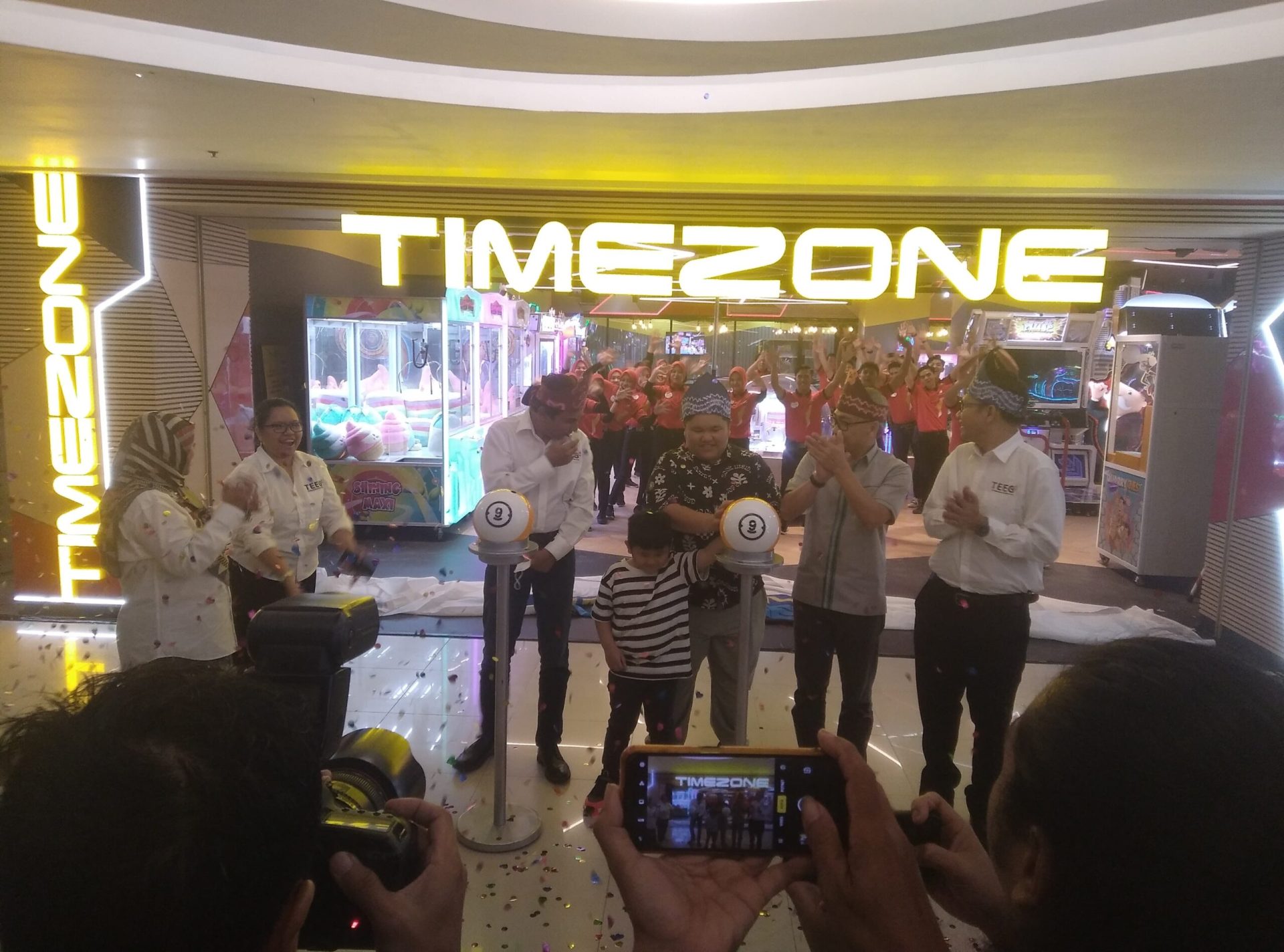 Wahana Baru permainan ketangkasan social Bowling di Timezone Qmall di Kota Banjarbaru. (Foto: Katajari.com)