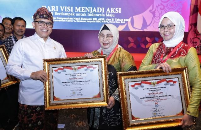 Gubernur Kalsel H. Sahbirin Noor atau Paman Birin, Pemerintah Provinsi Kalsel kembali torehkan prestasi nasional membanggakan untuk Banua di bidang pemerintahan. (Foto: adpim Setdaprov Kalsel/Katajari.com)