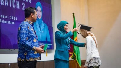 Wisuda Peserta Sekolah Gratis Pemberdayaan Perempuan di Banjarbaru
