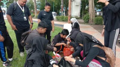 Green Generation Peduli Kebersihan di Ruang Terbuka Hijau di Martapura