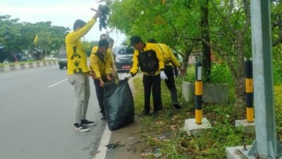 ASN Pemprov Kalimantan Selatan Gotong Royong Bersihkan Sampah