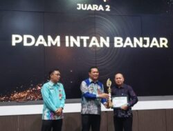 Pemko Banjarbaru Anugerahkan PT Air Minum Intan Banjar Penghargaan Eco Office Tahun 2023