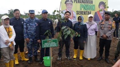 Gubernur Kalsel Inisiasi Penghijauan di Kawasan Industri Batulicin