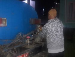 Kebocoran Pipa Transmisi di Mandikapau, Distribusi Air Bersih Menggunakan Mobil Tangki