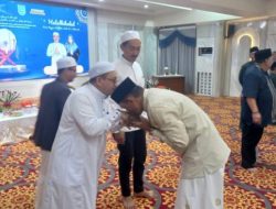 Pasangan Banjar Manis Open House di Mahligai Sultan Adam Martapura