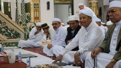 Said Idrus Ibadah Salat Iduladha di Masjid Kebanggaan Urang Martapura