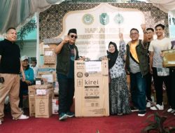 Paman Birin Bagikan Hadiah Umrah Pada Haplah ke 76 Ponpes Hidayatullah Martapura