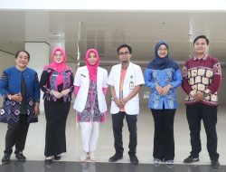 Enam Nakes RSD Idaman Terima Anugerah Tenaga Kesehatan Teladan 2024