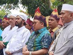 Tuan Guru Wildan Dampingi Syaifullah Tamliha dan Habib Ahmad ke KPU Kabupaten Banjar