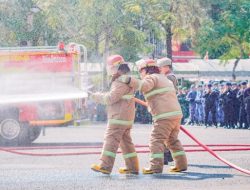 Simulasi Penanganan Ketertiban Umum, Aditya Mufti Ariffin Sebagai Petugas Damkar
