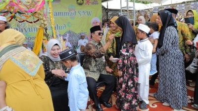 Paman Birin dan Acil Odah Ikut Baayun Maulud di Museum Lambung Mangkurat