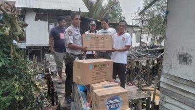 BPBD Kabupaten Banjar Menyalurkan Bantuan Logistik Korban Musibah Kebakaran
