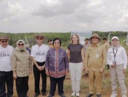 Menteri Lingkungan Hidup dan Kehutanan Pelopori Penanaman Pohon di Desa Sungai Arfat