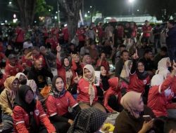 Semarak Nobar Timnas Indonesia Vs China di Rumah Pemenangan Lisa Wartono
