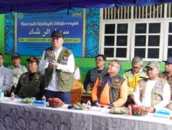 Warga Terdampak Banjir di Desa Telok Selong Ulu Mendapatkan Bantuan Sembako