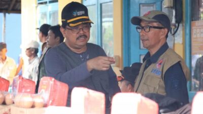 Kominfo Kalimantan Selatan Bantu Sembako dan Sanitasi Kit di Kecamatan Sungai Tabuk