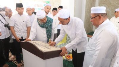 Bupati Banjar Meresmikan Masjid Baiturrahman di Komplek Sekumpul Indah Martapura