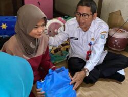 Bupati Banjar Salurkan Bantuan Fitri di Desa Sungai Tabuk Keramat