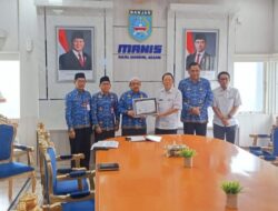 Wabup Banjar Menerima Piagam Penghargaan Kinerja Terbaik Pengelolaan Dana Desa 2024