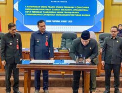 DPRD Kota Banjarbaru Menyetujui Dua Buah Raperda Ditetapkan Menjadi Perda