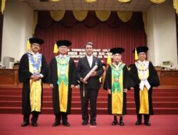 Mengikuti Jejak BJ Habibie, Mentan Amran Raih Penghargaan Tertinggi Universitas Sebelas Maret