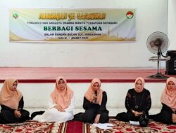 Aksi Sosial Dharma Wanita Persatuan Kabupaten Kotabaru Berbagi Paket Sembako