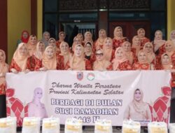 DWP dan PKK Kalimantan Selatan Berbagi Sembako Dengan Kaum Musala dan Langgar
