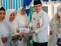 Majelis Taklim dan Kaum Duafa Kota Banjarbaru Menerima Bantuan Sosial